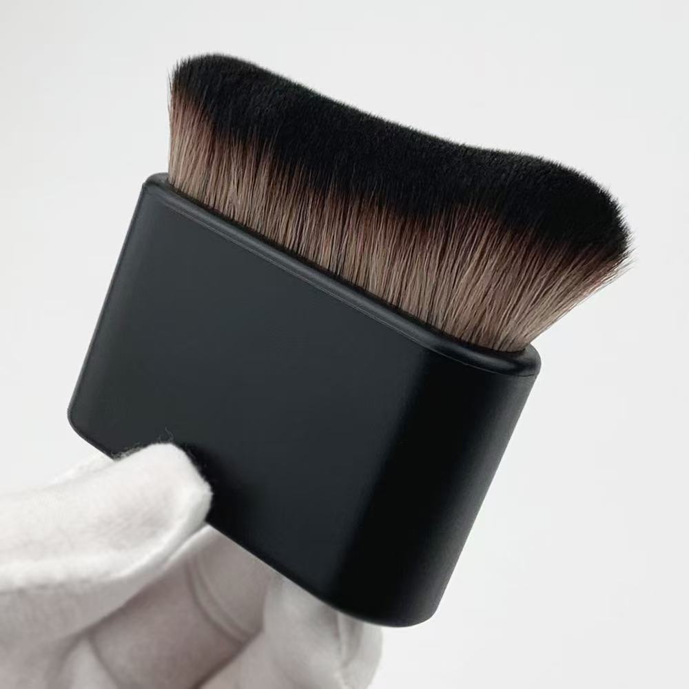 Glowe Brush